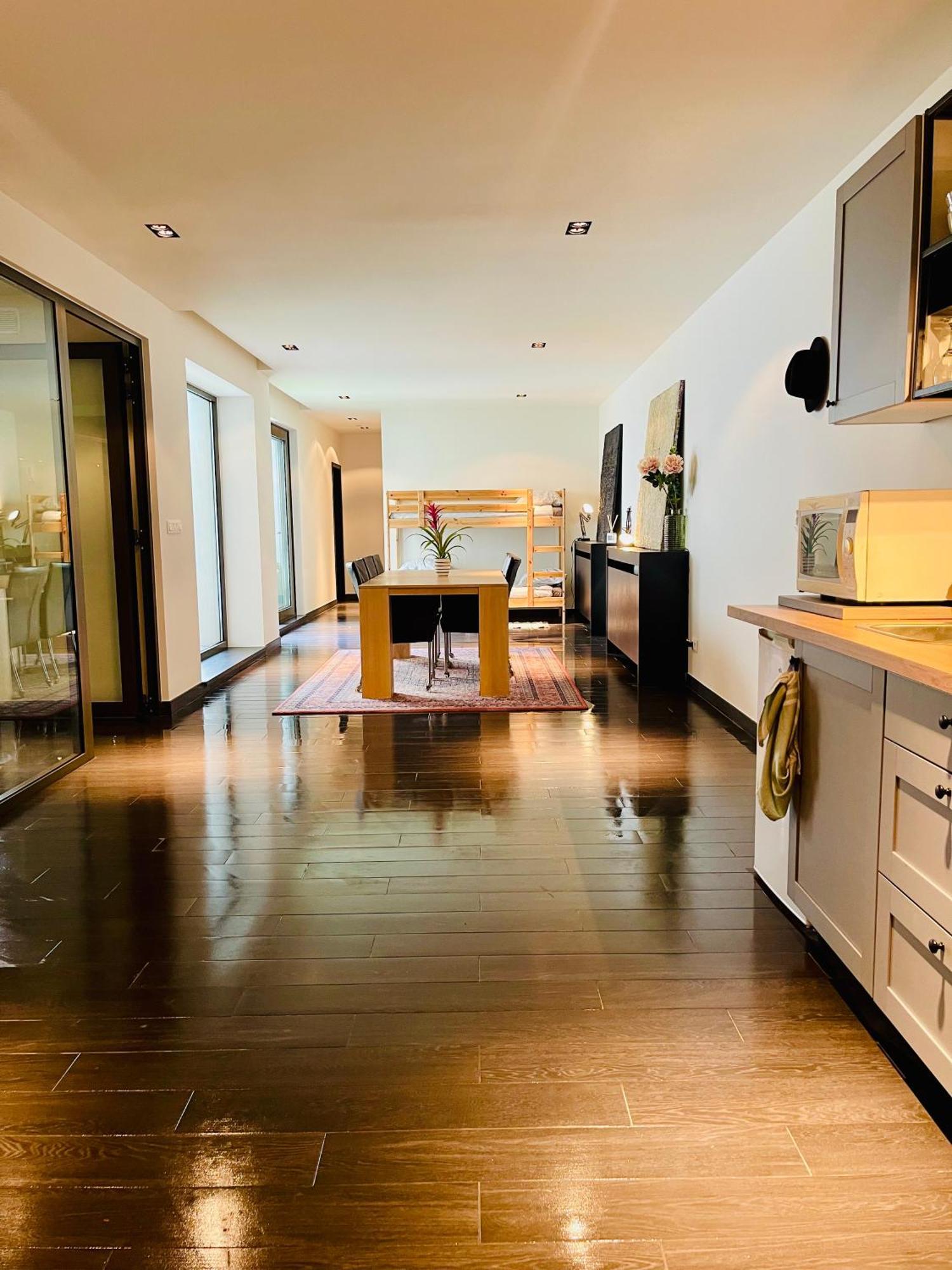 Down Town Spacious Loft Retreat With Private Parking Bruxelas Exterior foto