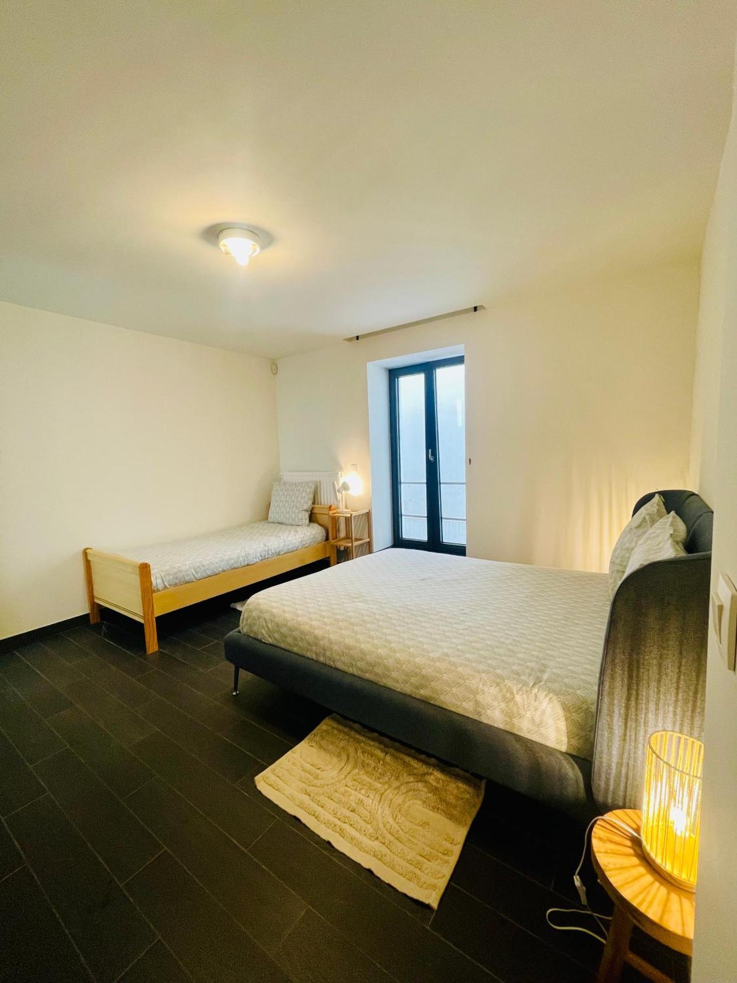Down Town Spacious Loft Retreat With Private Parking Bruxelas Exterior foto